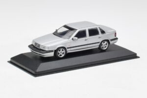 Volvo 850 Zilver Minichamps 1:43 430171402 Metaal — afbeelding 2 van 4