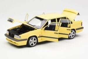 Volvo 850 T-5R Geel AUTOart 1:18 79501 Metaal — afbeelding 2 van 8