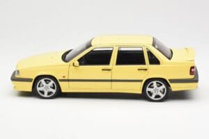 Volvo 850 T-5R Geel AUTOart 1:18 79501 Metaal — afbeelding 4 van 8