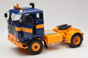 Volvo F88 Donkerblauw Geel MCG 1:18 MCG18140 Metaal — afbeelding 2 van 8