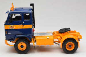 Volvo F88 Donkerblauw Geel MCG 1:18 MCG18140 Metaal — afbeelding 4 van 8