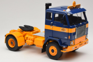 Volvo F88 Donkerblauw Geel MCG 1:18 MCG18140 Metaal — afbeelding 6 van 8