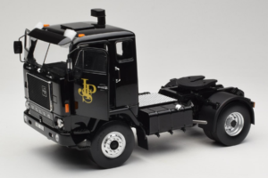 Volvo F88 John Player Special Black MCG 1:18 MCG18217 Metaal — afbeelding 2 van 8