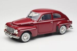 Volvo PV544 Cherry Red Revell 1:18 08887 Metaal