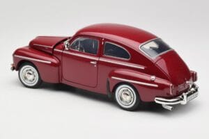Volvo PV544 Cherry Red Revell 1:18 08887 Metaal — afbeelding 7 van 8