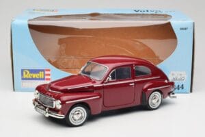 Volvo PV544 Cherry Red Revell 1:18 08887 Metaal — afbeelding 8 van 8