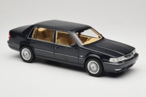 Volvo S90 Royal Blue DNA 1:18 DNA000088 Metaal — afbeelding 4 van 6