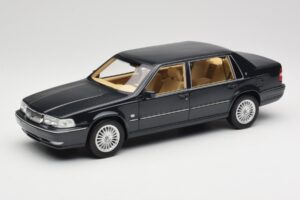 Volvo S90 Royal Blue DNA 1:18 DNA000088 Metaal