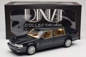 Volvo S90 Royal Blue DNA 1:18 DNA000088 Metaal — afbeelding 6 van 6