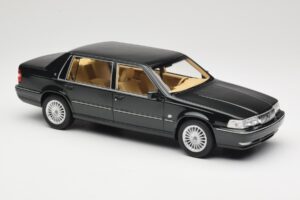 Volvo S90 Royal Green DNA 1:18 DNA000090 Metaal — afbeelding 4 van 6