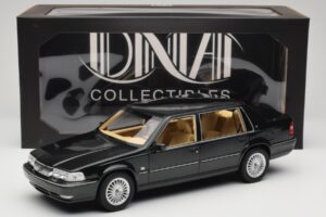 Volvo S90 Royal Green DNA 1:18 DNA000090 Metaal — afbeelding 6 van 6