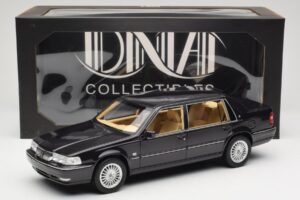 Volvo S90 Royal Violet DNA 1:18 DNA000089 Metaal — afbeelding 6 van 6
