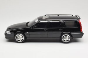 Volvo V70 R P80 Zwart DNA 1:18 DNA000232 Metaal — afbeelding 3 van 6