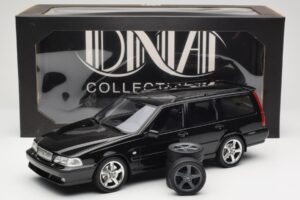 Volvo V70 R P80 Zwart DNA 1:18 DNA000232 Metaal — afbeelding 6 van 6