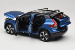 Volvo XC40 Recharge Blauw Metallic Paudi Model 1:18 2562373 Metaal — afbeelding 5 van 8