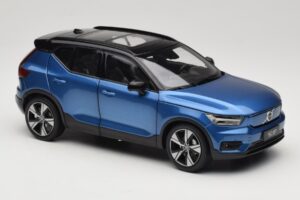 Volvo XC40 Recharge Blauw Metallic Paudi Model 1:18 2562373 Metaal — afbeelding 6 van 8