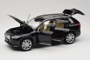 Volvo XC90 Onyx Black Paudi Model 1:18 9430842 Metaal — afbeelding 2 van 8