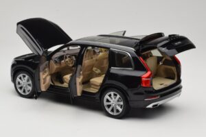 Volvo XC90 Onyx Black Paudi Model 1:18 9430842 Metaal — afbeelding 5 van 8