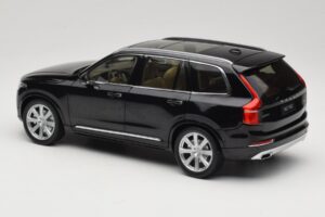 Volvo XC90 Onyx Black Paudi Model 1:18 9430842 Metaal — afbeelding 7 van 8