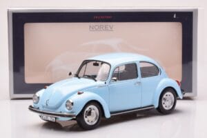 Volkswagen Beetle 1303 Lichtblauw Norev 1:18 188532 Metaal — afbeelding 6 van 6