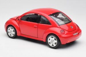 Volkswagen New Beetle Rood Bburago 1:18 8185108 Metaal — afbeelding 7 van 8