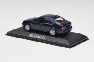 Volkswagen Bora Ocean Blauw Minichamps 1:43 8198223B Metaal — afbeelding 3 van 4
