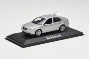 Volkswagen Bora Reflex Zilver Minichamps 1:43 81982223S Metaal — afbeelding 2 van 4
