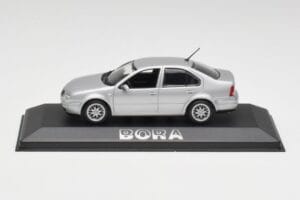 Volkswagen Bora Reflex Zilver Minichamps 1:43 81982223S Metaal