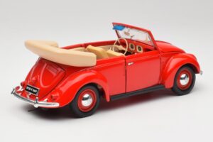 Volkswagen Cabriolet Ruby Rood Maisto 1:18 32826 Metaal — afbeelding 3 van 8