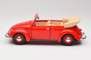 Volkswagen Cabriolet Ruby Rood Maisto 1:18 32826 Metaal — afbeelding 4 van 8