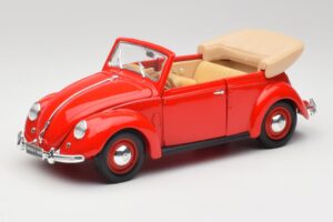 Volkswagen Cabriolet Ruby Rood Maisto 1:18 32826 Metaal