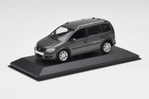 Volkswagen Cross Touran Platinum Grijs Minichamps 1:43 400056170 Metaal — afbeelding 2 van 4