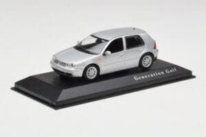 Volkswagen Golf Mk4 Reflex Zilver Minichamps 1:43 4527111022 Metaal — afbeelding 2 van 4