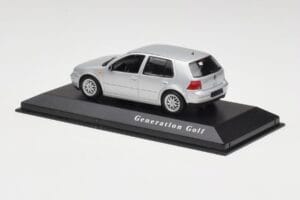 Volkswagen Golf Mk4 Reflex Zilver Minichamps 1:43 4527111022 Metaal — afbeelding 3 van 4