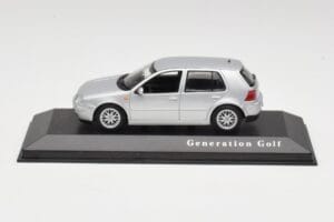 Volkswagen Golf Mk4 Reflex Zilver Minichamps 1:43 4527111022 Metaal