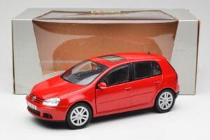Volkswagen Golf Mk5 4-Door Tornado Rood Bburago 1:18 GOLF001 Metaal — afbeelding 8 van 8