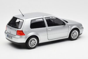 Volkswagen Golf Mk5 GTI Zilver Norev 1:18 188570 Metaal — afbeelding 3 van 8