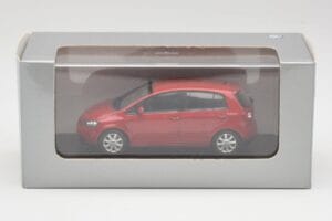 Volkswagen Golf Plus Tornado Rood Minichamps 1:43 821911110 Metaal — afbeelding 4 van 4