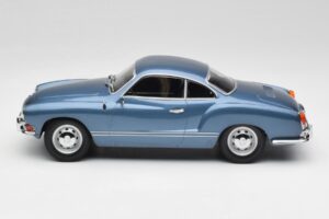 Volkswagen Karmann Ghia Coupe Neptune Blauw Minichamps 1:18 155054022 Metaal — afbeelding 3 van 6