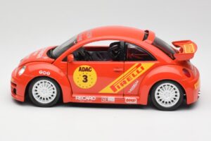 Volkswagen New Beetle Cup Bburago 1:18 3329 Metaal — afbeelding 4 van 8