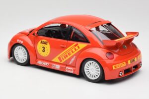 Volkswagen New Beetle Cup Bburago 1:18 3329 Metaal — afbeelding 7 van 8