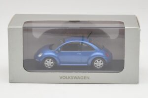 Volkswagen New Beetle Satellite Blauw Minichamps 1:43 430058004 Metaal — afbeelding 4 van 4