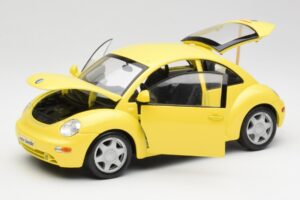 Volkswagen New Beetle Geel Maisto 1:18 37800-M4 Metaal — afbeelding 2 van 8