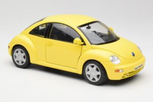 Volkswagen New Beetle Geel Maisto 1:18 37800-M4 Metaal — afbeelding 6 van 8