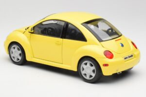 Volkswagen New Beetle Geel Maisto 1:18 37800-M4 Metaal — afbeelding 7 van 8