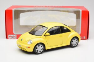 Volkswagen New Beetle Geel Maisto 1:18 37800-M4 Metaal — afbeelding 8 van 8