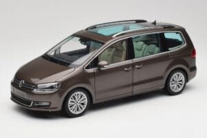 Volkswagen Sharan 7N Eiken Bruin Metallic Minichamps 1:18 110051001 Metaal