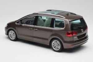Volkswagen Sharan 7N Eiken Bruin Metallic Minichamps 1:18 110051001 Metaal — afbeelding 7 van 8