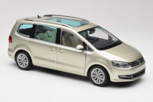 Volkswagen Sharan 7N Reflex Zilver Metallic Minichamps 1:18 110051002 Metaal — afbeelding 6 van 8