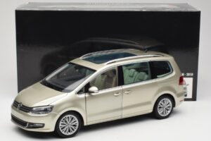 Volkswagen Sharan 7N Reflex Zilver Metallic Minichamps 1:18 110051002 Metaal — afbeelding 8 van 8